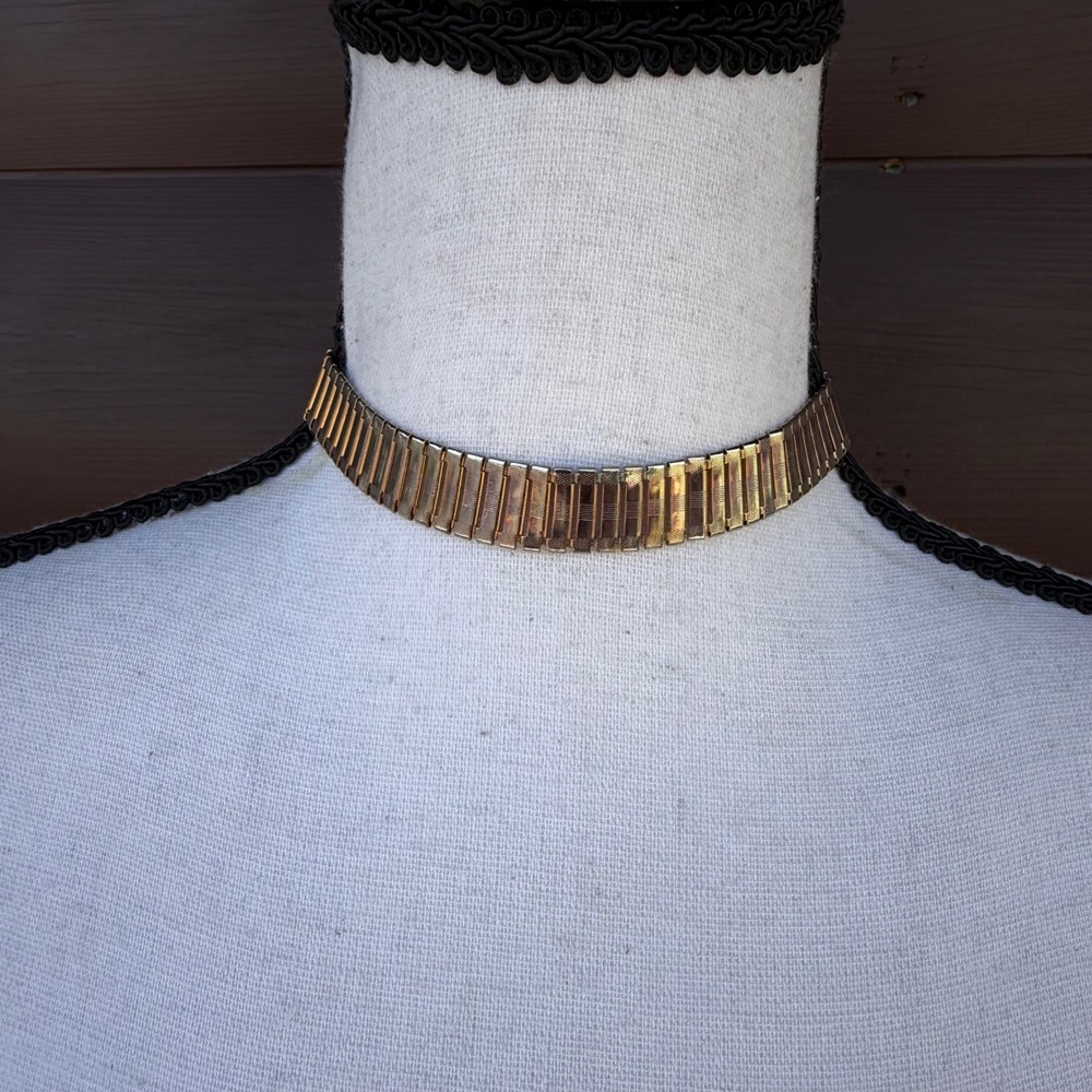 Vintage Choker Necklace Women Gold Tone Textured Watch Band Link Statement 15.5"